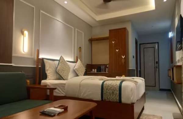 AC Premium 4 Bed Side Sea Facing Room at Hotel Sonar Bangla Puri